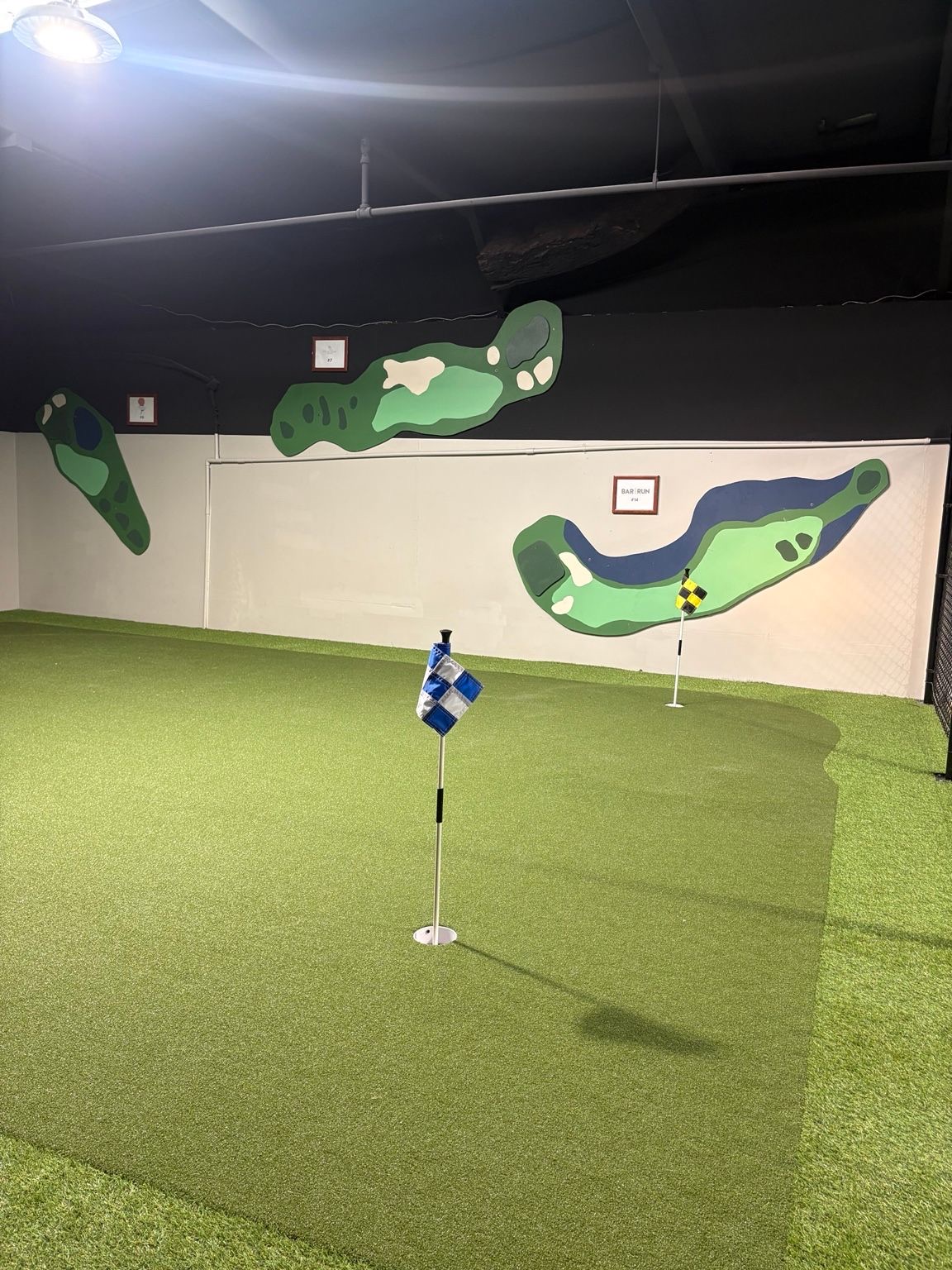 Club 72 indoor putting green